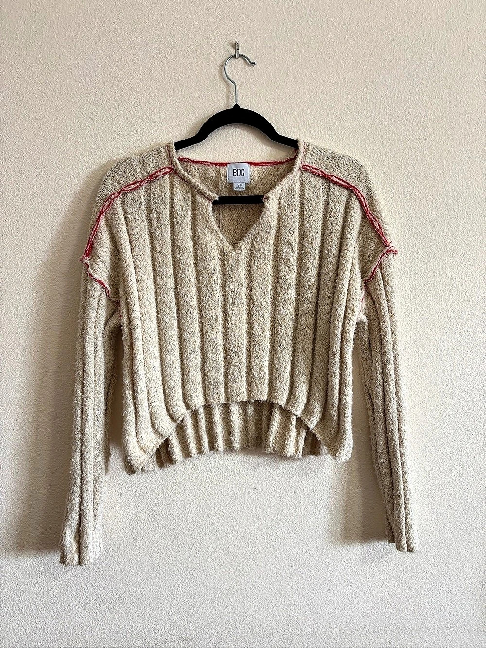 BDG Textured V-Neck Sweater in Cream Size S